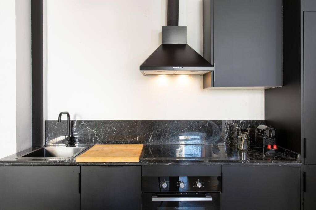 Beautiful Stylish Next To Downtown B-crrb Apartamento