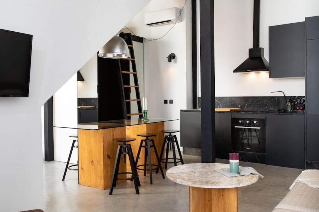 Beautiful Stylish Next To Downtown B-crrb