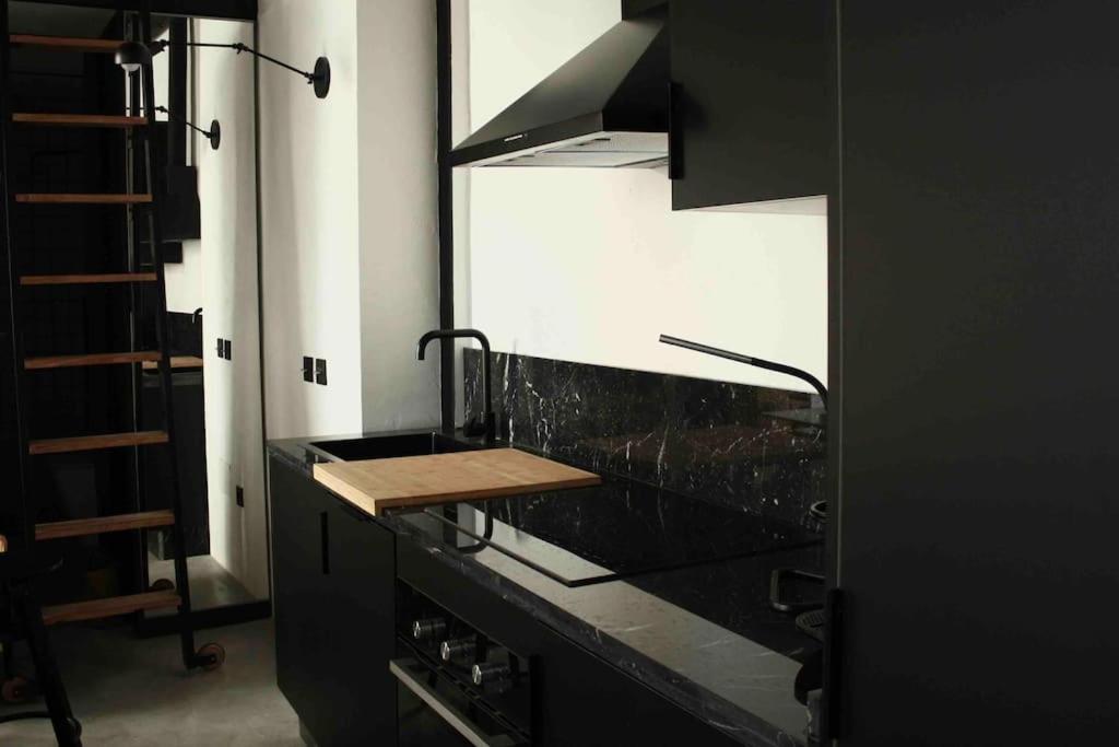 Beautiful Stylish Next To Downtown B-crrb *