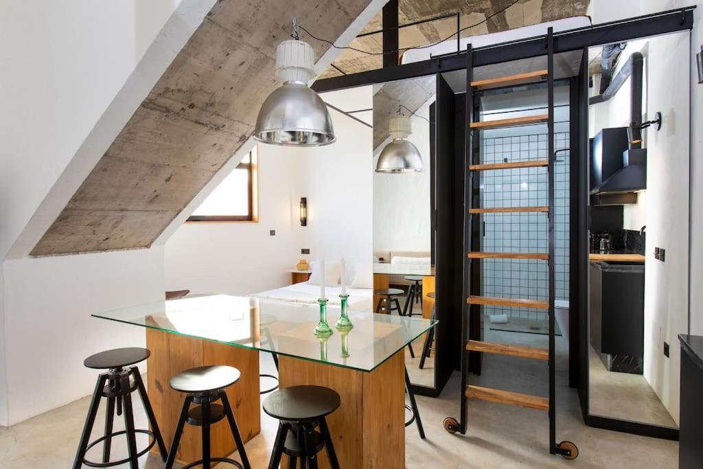 Beautiful Stylish Next To Downtown B-crrb Apartment